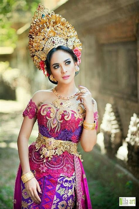 Beautiful girl BY bookvl blogspot and look more now! | Traditional outfits, Traditional dresses ...