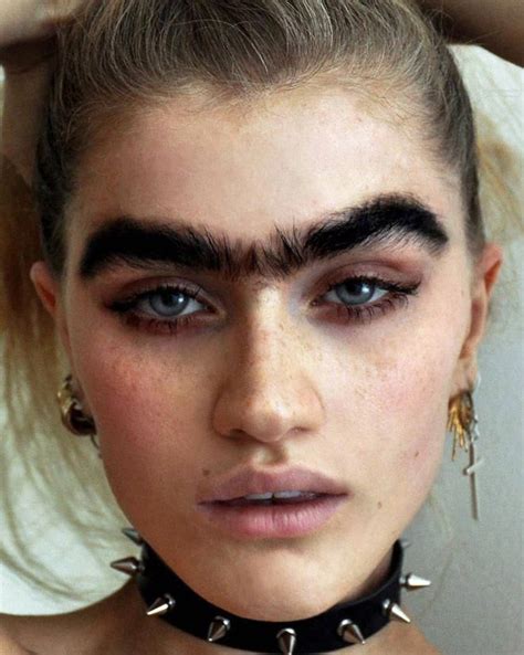 "Unibrow Movement" Is The Latest Instagram Beauty Trend | Beauty trends, Unibrow, Eyebrow trends