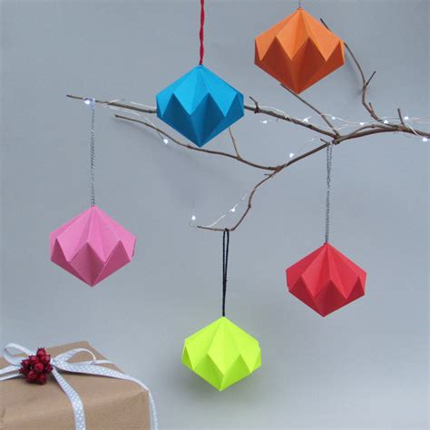 Solid Geometric Diamond Christmas Ornament - The Origami Boutique