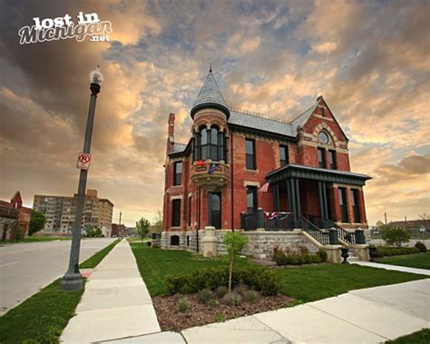 The Unbelievable Transformation of the Ransom Gillis House in Detroit – Lost In Michigan