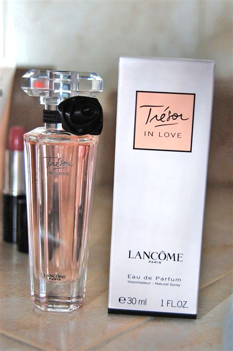 Your Perfume World: Lancome Tresor in Love : The New Feminine Fragrance