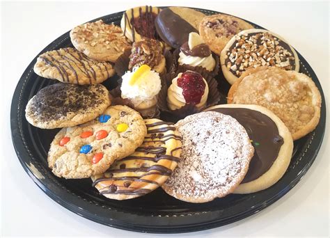 Assorted Cookie Platter (18 inch)