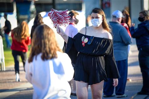 See Alabama fans swarm Strip, Walk of Champions before Georgia kickoff ...