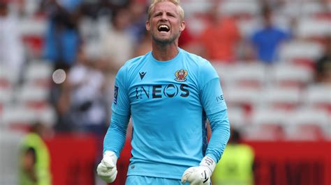 Kasper Schmeichel 'arrived at Nice overweight and is annoying dressing ...