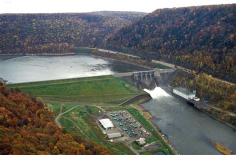 Aerial view of Kinzua Dam and Allegheny Reservoir | Kinzua dam ...