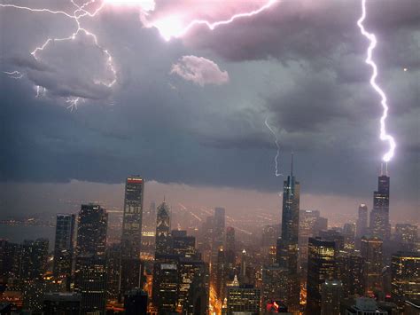 Storm warning: It is illegal to post 'irresponsible' pictures of storms online, Dubai ...