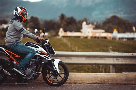 KTM Duke 250 Specs and Review - Big Bike Reviews