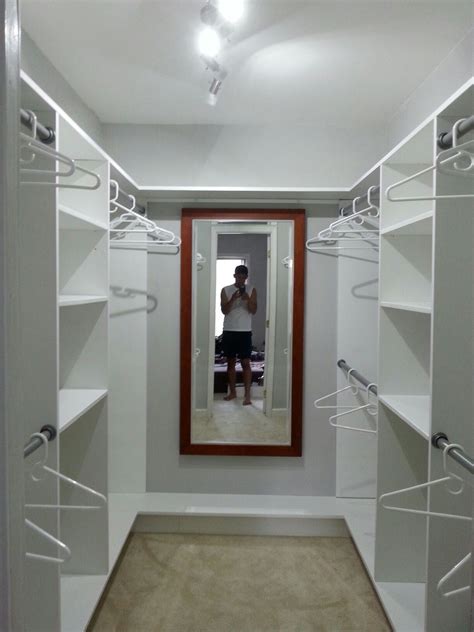 Small and simple walk in closet 8'x6' | Closet small bedroom, Closet layout, Closet design layout