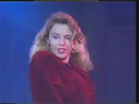 Kylie Minogue - Never too late (Going Live!) - Blogodisea