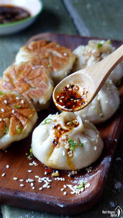 Sheng Jian Bao: Pan-fried pork buns (生煎包) - Red House Spice