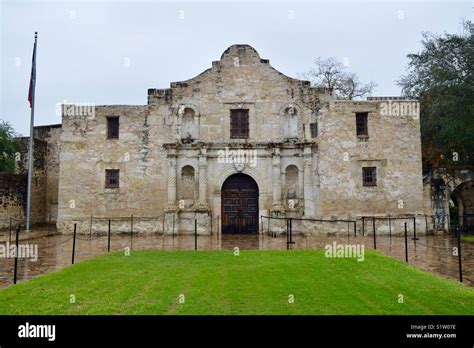 Davy crockett alamo hi-res stock photography and images - Alamy