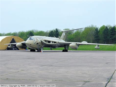 Aircraft XM715 (1963 Handley Page Victor K.2 C/N HP80/83) Photo by PhilR (Photo ID: AC1702836)