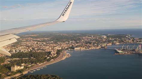 Pula airport (PUY) landing HD - YouTube