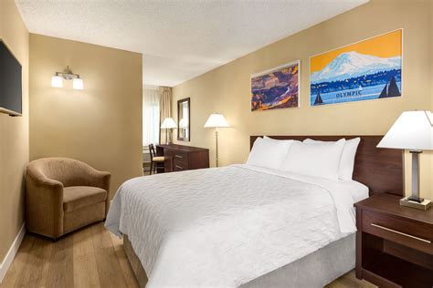 Travelodge by Wyndham Presidio San Francisco | San Francisco, CA Hotels