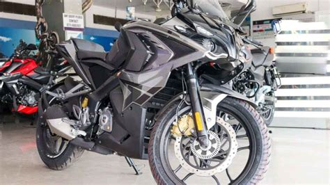 Bajaj Pulsar RS200 Black Colour Is Back - First Look Walkaround