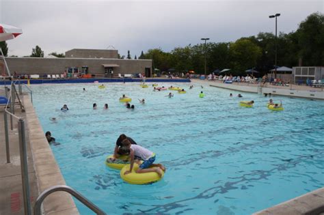 Surf'n Swim - Discover Davis : Discover Davis