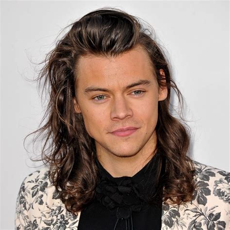 Haircut Harry Styles / Harry Styles Haircut - Men's Hairstyles & Haircuts 2019 / Harry styles ...