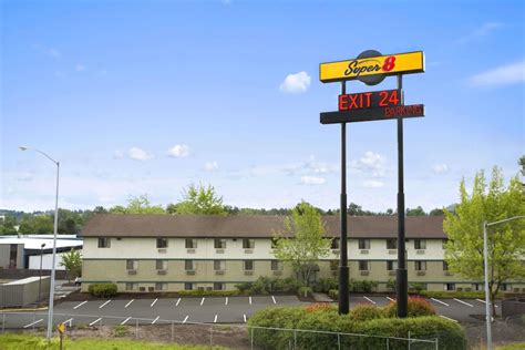 SUPER 8® PORTLAND AIRPORT - Portland OR 11011 NE Holman 97220