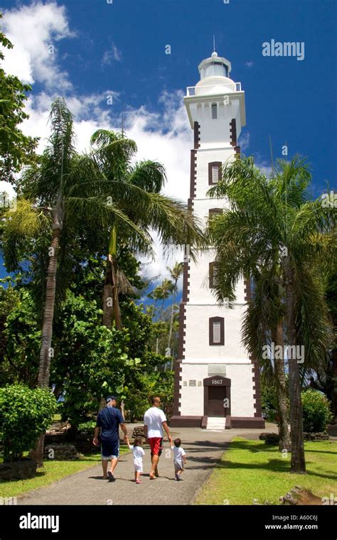 Captain cook tahiti hi-res stock photography and images - Alamy