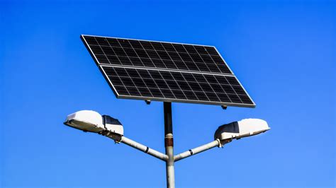 Postes Solares Fotovoltaicos, Capacidad Y Componentes - Led Solar