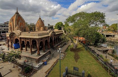 interesting facts related to 7 historical places of Indore