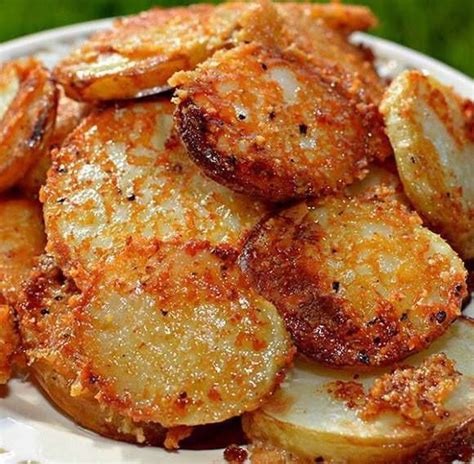 PARMESAN POTATOES | Crispy parmesan potatoes, Parmesan potatoes, Recipes