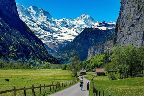 5 must do hikes in Interlaken - beautiful hikes in Switzerland