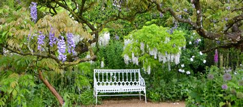 English Gardens: visit Hidcote Manor Gardens with Sisley Garden Tours