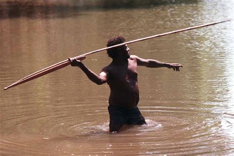 Arnhem Land hunter | Aboriginal Hunting | Northern Territory ...