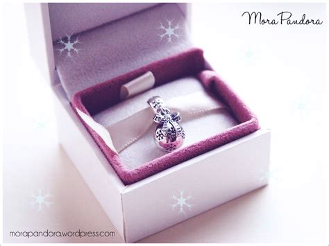 Review: Christmas Ornament charm from Pandora Winter 2014 - Mora Pandora