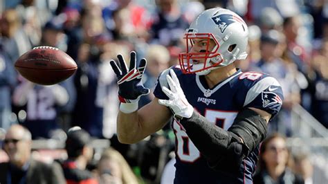 Rob Gronkowski highlights | Every catch from Week 6