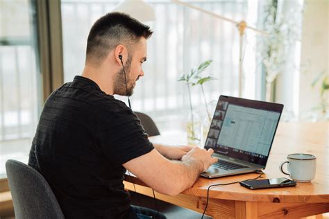 9 Zoom Lighting Tips to Look Your Best in Meetings – BlissLights