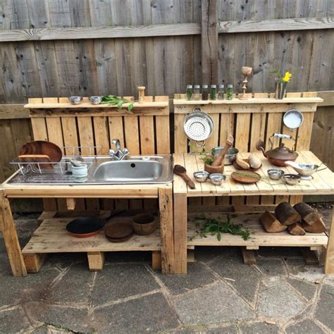 Outdoor Kitchen Ideas for Perfect Family Gathering 19 | Diy mud kitchen ...