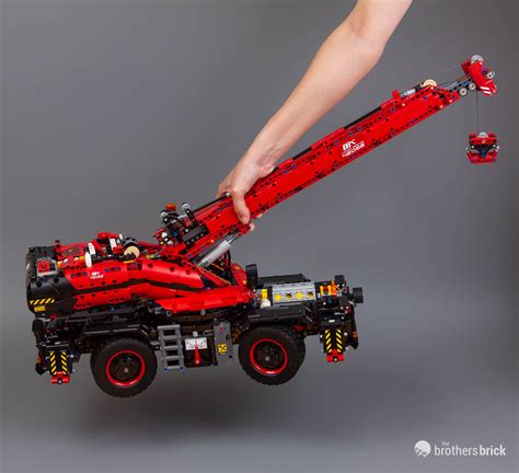 LEGO 42082 ROUGH TERRAIN CRANE REVIEW-70 - The Brothers Brick | The Brothers Brick