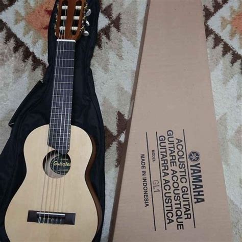 Yamaha GL-1 Guitalele, Hobbies & Toys, Music & Media, Musical ...