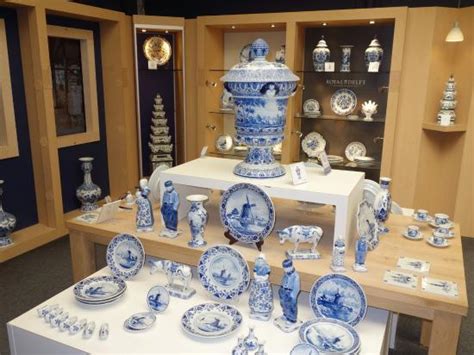 Royal Delft and Delft Pottery Museum - Public Transport Holland Shop