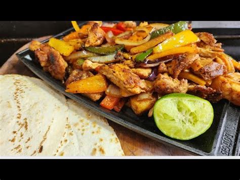 EASY Chicken Fajitas on the Blackstone Griddle - YouTube