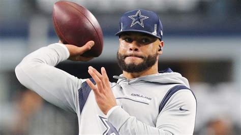 Cowboys Get Grim Update on Dak Prescott's Return From Injury