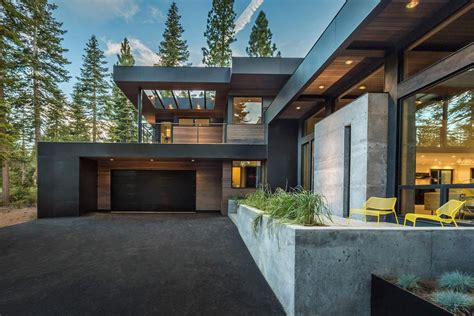 Sagemodern designed a dream home with a modern look surrounded by forrest in Truckee, California ...