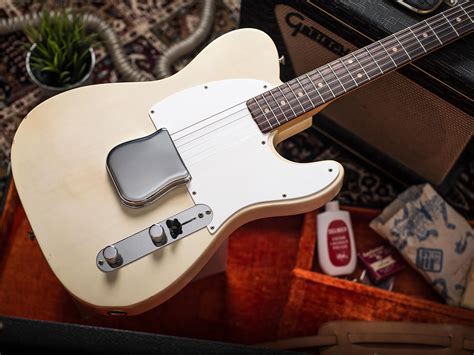 Check out this collector-grade 1963 Fender Esquire