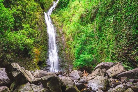 Waterfall hikes in Oahu