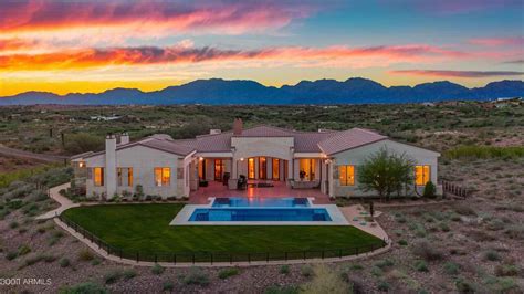 Discover Marvels Of $4.5 Million kliff kingsbury House In Arizona - HomezIllow