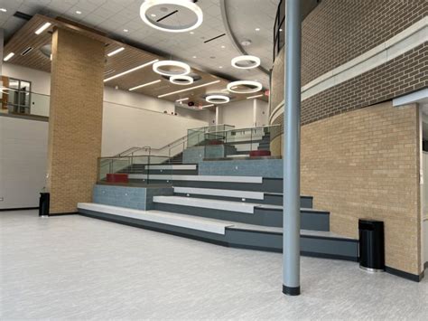 Hinsdale Central wraps up construction on new common area – Devils ...