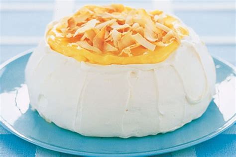 Lemon curd pavlova