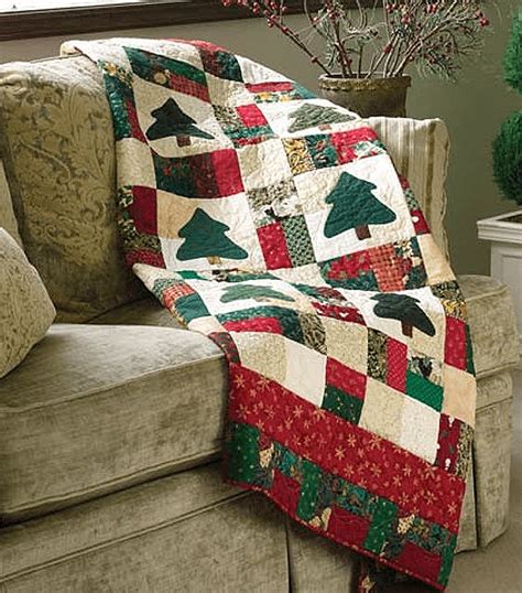 This Scrappy Christmas Quilt is So Festive - Quilting Digest