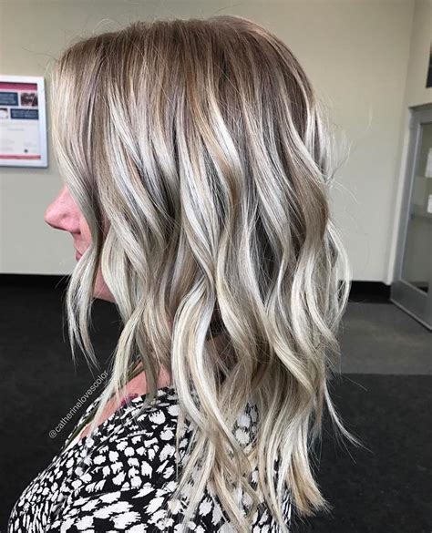 20 Entzückende Asche Blonde Frisuren zu Versuchen | Aschblond haarfarbe, Haarfarbe balayage ...