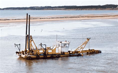 Different Types of Dredgers Used in the Maritime Industry (2022)