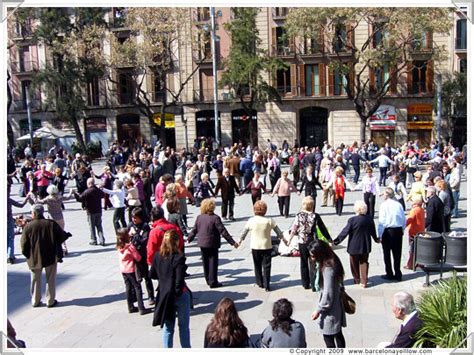 Barcelona 2024 - Pictures sardanes dancing Barcelona