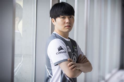 [UPDATE: Dec. 7] TheShy follows Rookie, leaves iG to become free agent ...