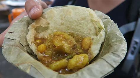 10 Top Kolkata Street Foods & Where to Find Them! | Kolkata Street Food Tour - GRRRLTRAVELER